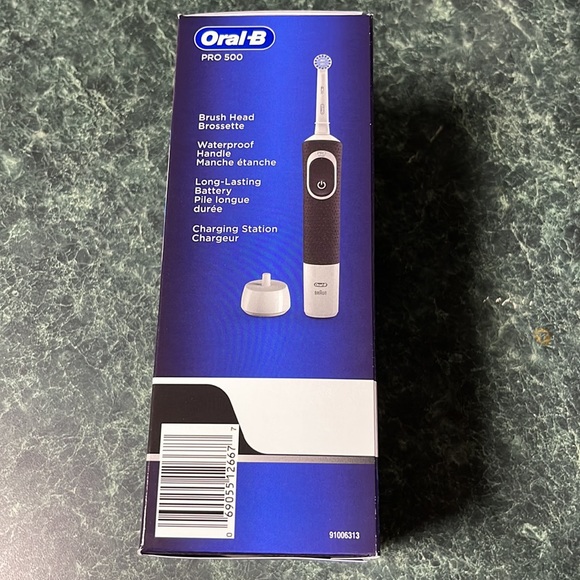 Oral B Pro 500 Rechargeable Toothbrush Gum Care New in box - Picture 2 of 5